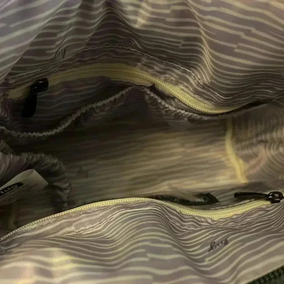 Lug Small Crossbody with Tote Handles - Dory Mini - Picture 4 of 8